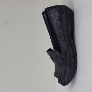 Dansko “Olena” Black Grey Metallic Pewter Loafer Shoes Size 39